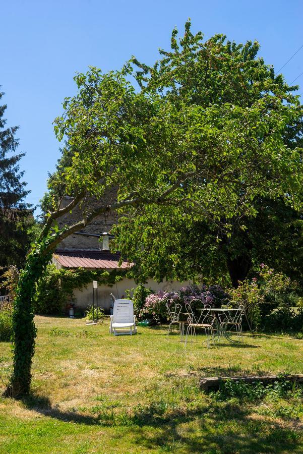 Chambre D'Hotes Chez Artiste Verrier, La Perriere - Perche Exterior photo