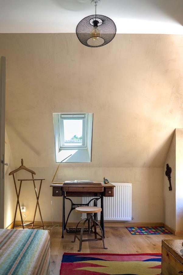 Chambre D'Hotes Chez Artiste Verrier, La Perriere - Perche Exterior photo